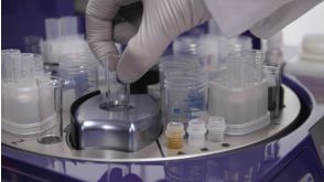 Loading the RoboSep™-S Carousel and Starting a Run